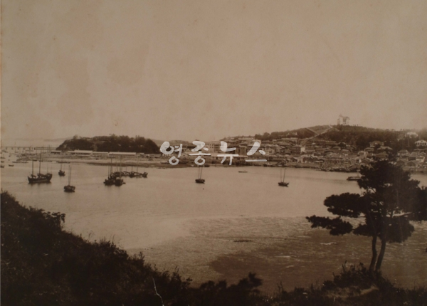 사도에서 바라본 인천항 전경, 1907년